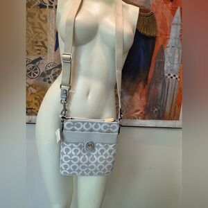 Coach Vintage NWT & packing Peyton canvas leather Crossbody, silver hardware